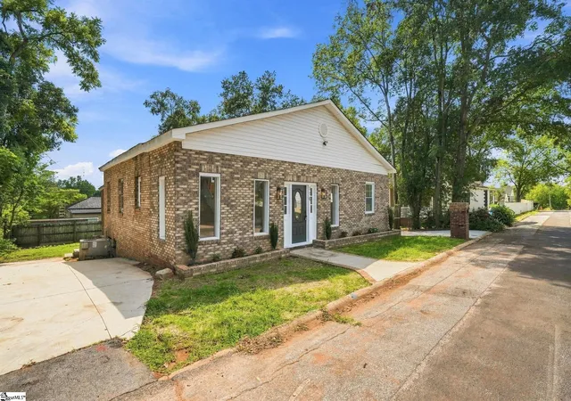 Photo 2 of Single family home for sale at 110 9th Street, Greenville, SC 29611 | MLS# 1602874 | Listing updated on 2026-09-04