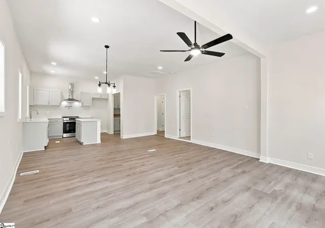Photo 4 of Single family home for sale at 110 9th Street, Greenville, SC 29611 | MLS# 1602874 | Listing updated on 2026-09-04