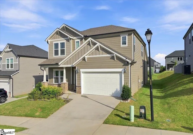 Photo 2 of Single family home for sale at 906 Whitemarsh Ave, Simpsonville, SC 29680 | MLS# 1603042 | Listing updated on 2026-09-05