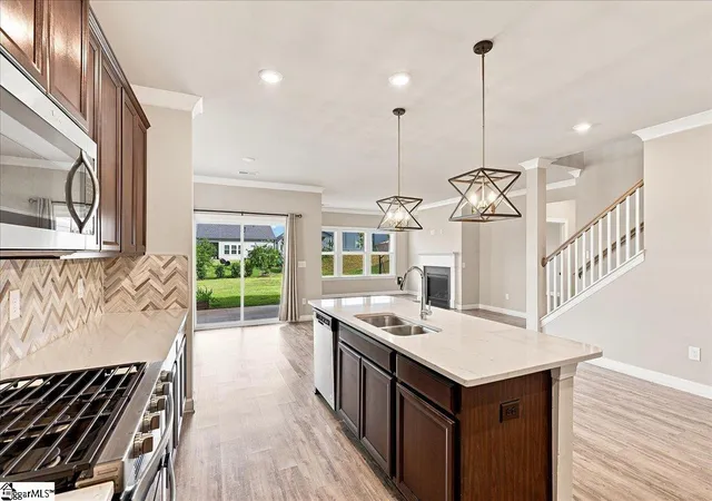 Photo 3 of Single family home for sale at 906 Whitemarsh Ave, Simpsonville, SC 29680 | MLS# 1603042 | Listing updated on 2026-09-05
