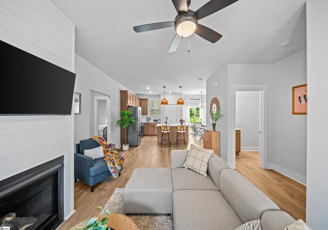 Photo 3 of Single family home for sale at 104 Cox St, Simpsonville, SC 29681 | MLS# 1603467 | Listing updated on 2026-09-10