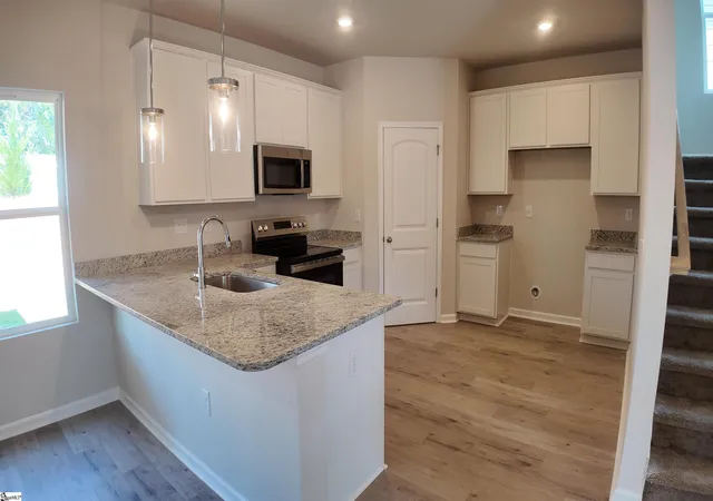 Photo 3 of Single family home for sale at 100 Juniper Valley Cir, Piedmont, SC 29673 | MLS# 1596159 | Listing updated on 2026-09-23