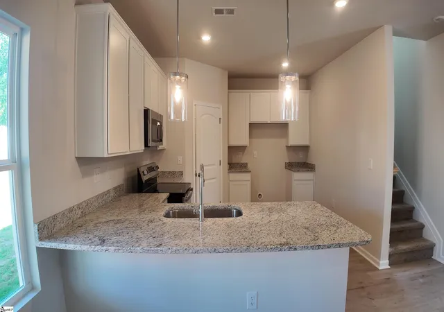 Photo 3 of Single family home for sale at 100 Juniper Valley Cir, Piedmont, SC 29673 | MLS# 1596159 | Listing updated on 2026-09-23