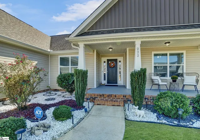 Photo 2 of Single family home for sale at 222 Little Man Dr, Boiling Springs, SC 29316 | MLS# 1605197 | Listing updated on 2026-10-20