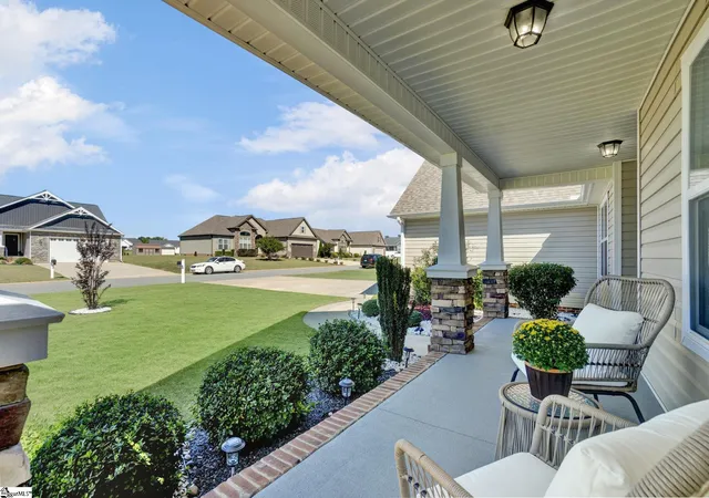 Photo 3 of Single family home for sale at 222 Little Man Dr, Boiling Springs, SC 29316 | MLS# 1605197 | Listing updated on 2026-10-20