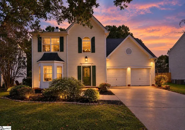 Photo 1 of Single family home for sale at 614 Fairview Lake Way, Simpsonville, SC 29680 | MLS# 1605416 | Listing updated on 2026-10-22