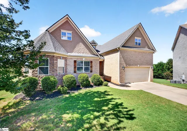 Photo 3 of Single family home for sale at 710 Winston Oaks Ct, Simpsonville, SC 29680 | MLS# 1603865 | Listing updated on 2026-09-17