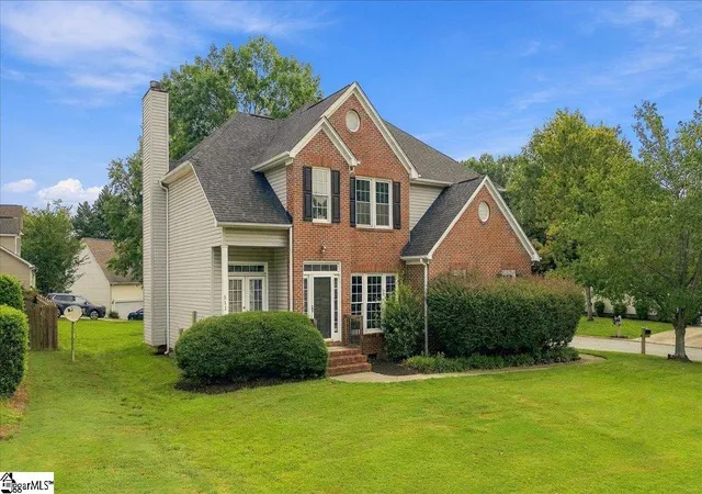 Photo 3 of Single family home for sale at 311 S Orchard Farms Ave, Simpsonville, SC 29681 | MLS# 1604116 | Listing updated on 2026-10-23