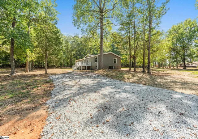 Photo 2 of Manufactured home for sale at 22 Rabon Valley Acres Rd, Fountain Inn, SC 29644 | MLS# 1604520 | Listing updated on 2026-09-23
