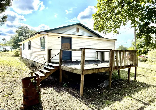 Photo 1 of Single family home for sale at 121 Bird St, Union, SC 29379 | MLS# 1605127 | Listing updated on 2026-10-08