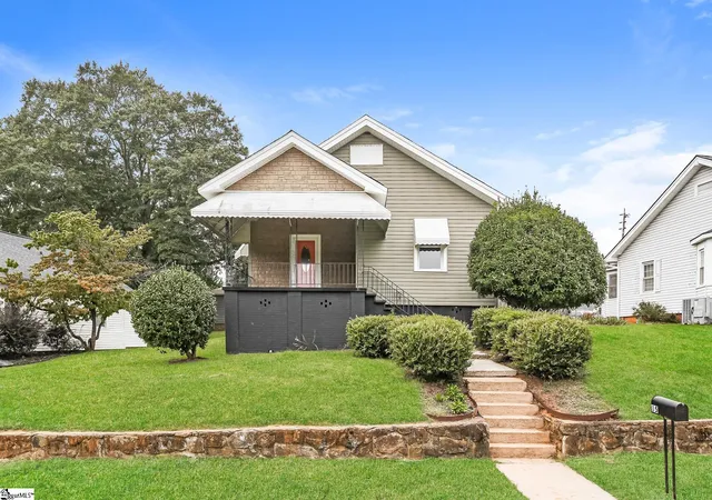 Photo 1 of Single family home for sale at 15 Crescent St, Lyman, SC 29365 | MLS# 1606136 | Listing updated on 2026-10-08