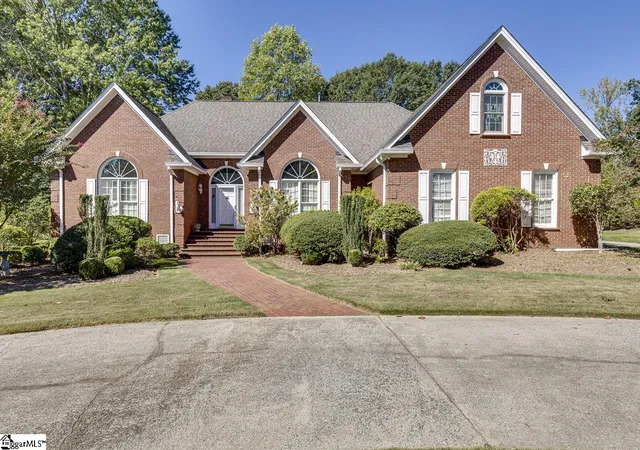 Photo 1 of Sale Pending at 321 Huntcliff Dr, Taylors, SC 29687 | MLS# 1605351 | Listing updated on 2026-10-26