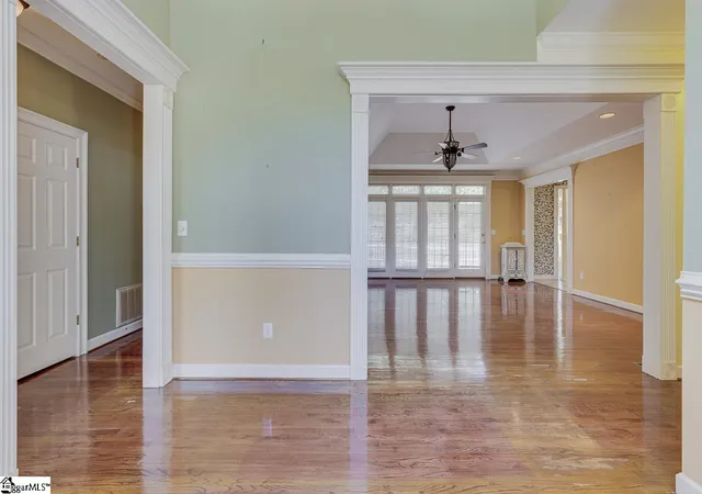 Photo 3 of Sale Pending at 321 Huntcliff Dr, Taylors, SC 29687 | MLS# 1605351 | Listing updated on 2026-10-26