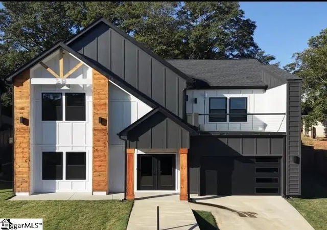 Photo 1 of Single family home for sale at 29 Heard Dr, Greenville, SC 29605 | MLS# 1606514 | Listing updated on 2026-10-23