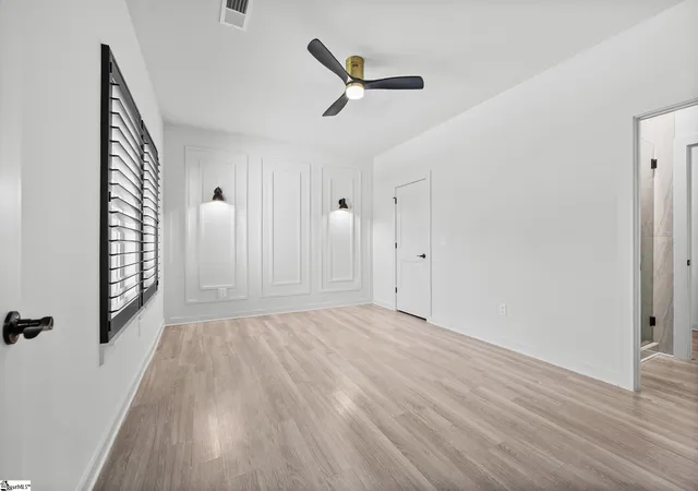 Photo 3 of Single family home for sale at 29 Heard Dr, Greenville, SC 29605 | MLS# 1606514 | Listing updated on 2026-10-23