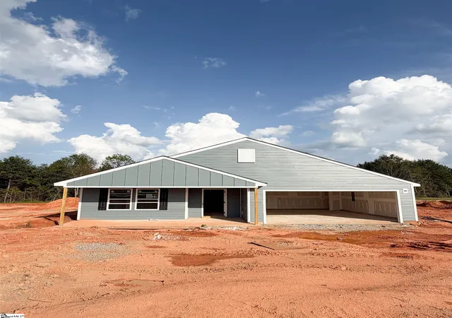 Photo 1 of Single family home for sale at 104 Henderson Rd, Gray Court, SC 29645 | MLS# 1603984 | Listing updated on 2026-09-28