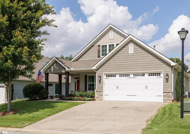 Photo 2 of Single family home for sale at 605 Ponden Dr, Greer, SC 29650 | MLS# 1603056 | Listing updated on 2026-09-05