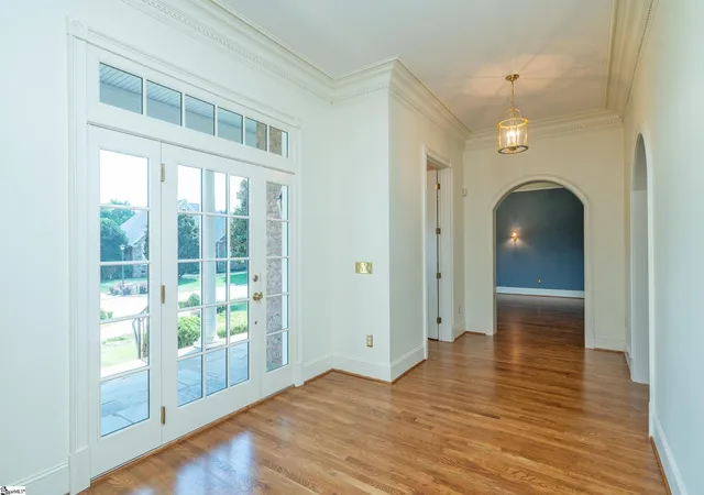 Photo 3 of Single family home for sale at 9 Cobbler Ln, Simpsonville, SC 29681 | MLS# 1602859 | Listing updated on 2026-09-03