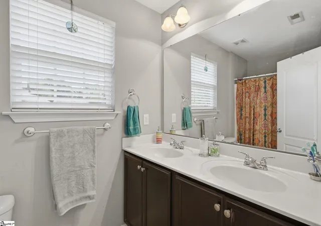Photo 4 of Single family home for sale at 216 Alco St, Greenville, SC 29609 | MLS# 1601155 | Listing updated on 2026-10-25