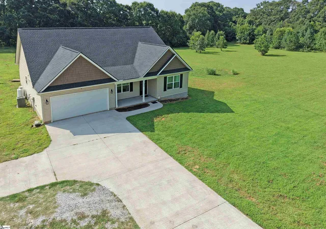 Photo 3 of Single family home for sale at 800 Broadway School Rd, Belton, SC 29627 | MLS# 1599725 | Listing updated on 2026-10-01