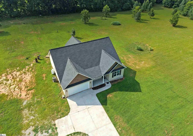 Photo 3 of Single family home for sale at 800 Broadway School Rd, Belton, SC 29627 | MLS# 1599725 | Listing updated on 2026-10-01