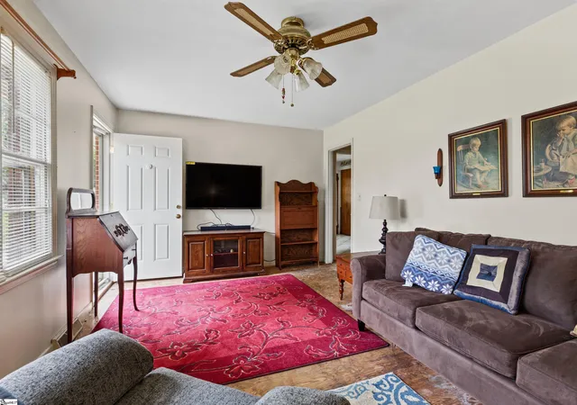 Photo 3 of Sale Pending at 11 Provo Dr, Greenville, SC 29617 | MLS# 1606486 | Listing updated on 2026-10-19