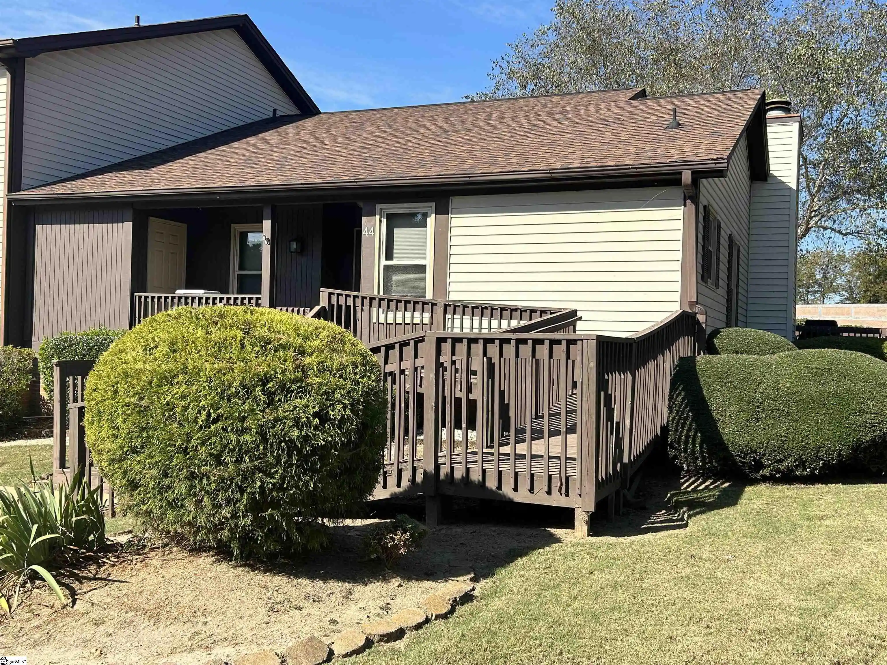 Listing Photo 2 - Condo for sale in 3210 Bethel Rd located at 3210 Bethel Rd, Simpsonville, SC 29681 - Unit #Unit 44