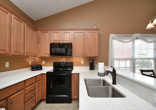Photo 4 of Single family home for sale at 120 Ledgewood Way, Easley, SC 29642 | MLS# 1603163 | Listing updated on 2026-09-08