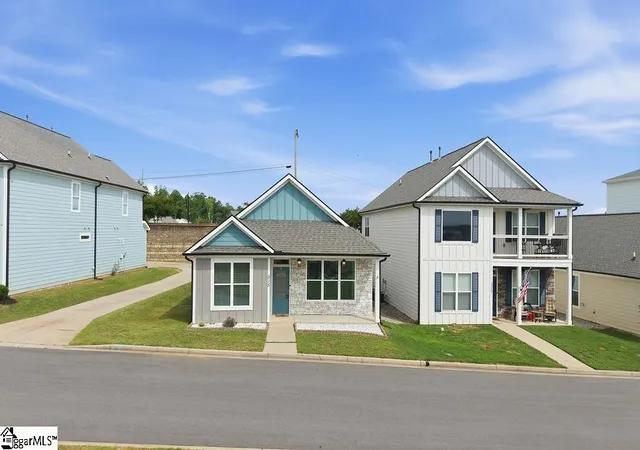 Photo 2 of Single family home for sale at 315 Indigo Way, Greenwood, SC 29649 | MLS# 1603821 | Listing updated on 2026-09-15
