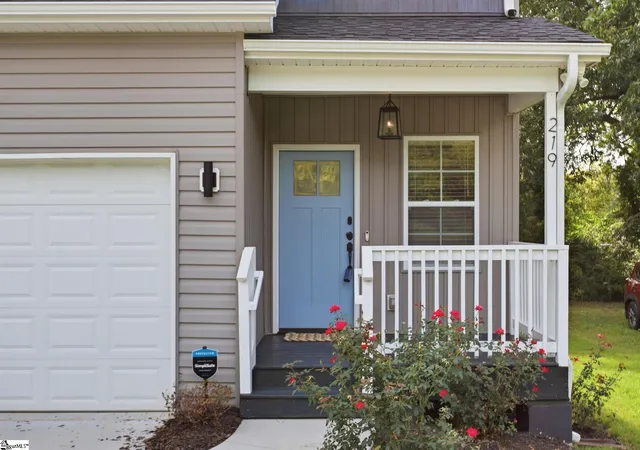 Photo 2 of Single family home for sale at 219 Maloy St, Greenville, SC 29601 | MLS# 1603617 | Listing updated on 2026-10-06