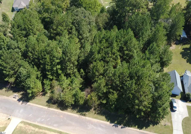 Photo 3 of Sale Pending at 208 Carrageen Dr, Williamston, SC 29697 | MLS# 1605505 | Listing updated on 2026-10-02