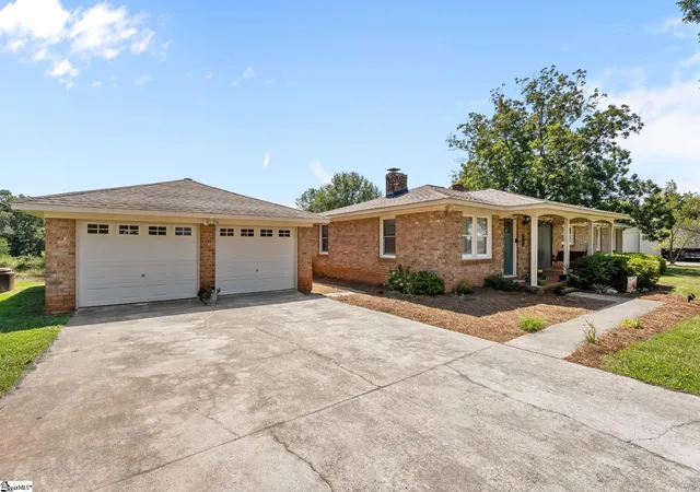 Photo 3 of Sale Pending at 900 Old River Rd, Piedmont, SC 29673 | MLS# 1602848 | Listing updated on 2026-09-14