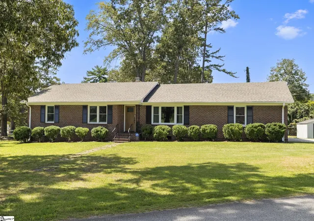 Photo 1 of Single family home for sale at 1 Dickens Ln, Taylors, SC 29687 | MLS# 1602700 | Listing updated on 2026-09-09