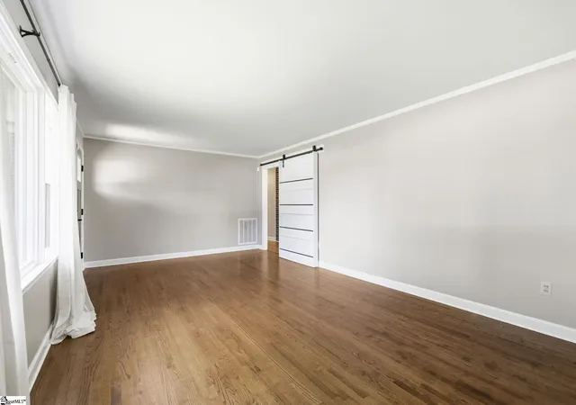 Photo 4 of Single family home for sale at 1 Dickens Ln, Taylors, SC 29687 | MLS# 1602700 | Listing updated on 2026-09-09