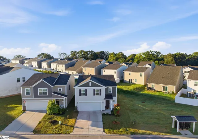 Photo 3 of Single family home for sale at 1722 Southwold Ln, Boiling Springs, SC 29316 | MLS# 1606170 | Listing updated on 2026-10-16