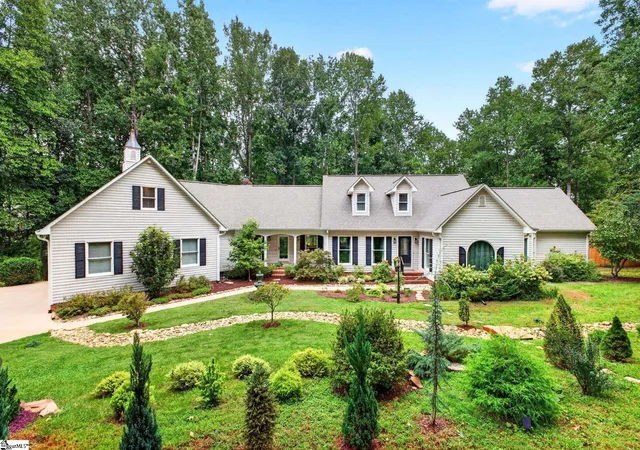 Photo 1 of Single family home for sale at 205 Cvs Harbor Ct, Taylors, SC 29687 | MLS# 1604026 | Listing updated on 2026-09-18