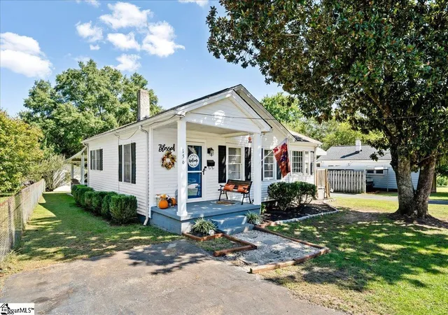 Photo 2 of Single family home for sale at 156 Holder St, Pickens, SC 29671 | MLS# 1605383 | Listing updated on 2026-10-19