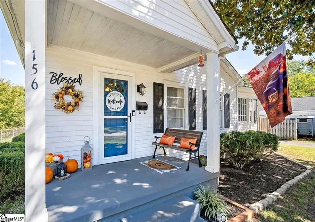 Photo 3 of Single family home for sale at 156 Holder St, Pickens, SC 29671 | MLS# 1605383 | Listing updated on 2026-10-19
