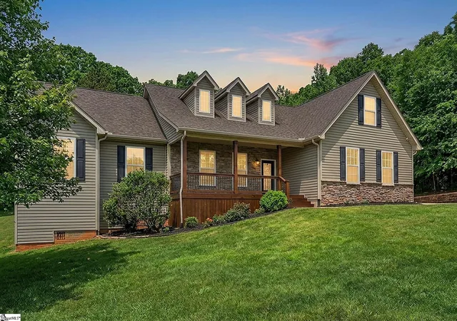 Photo 1 of Single family home for sale at 208 Quercus Run, Fountain Inn, SC 29644 | MLS# 1604703 | Listing updated on 2026-10-17