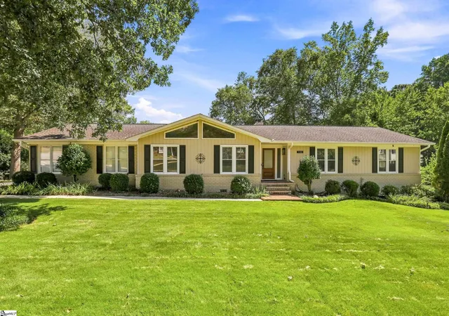 Photo 1 of Single family home for sale at 110 Stonehedge Dr, Greenville, SC 29615 | MLS# 1603334 | Listing updated on 2026-09-14
