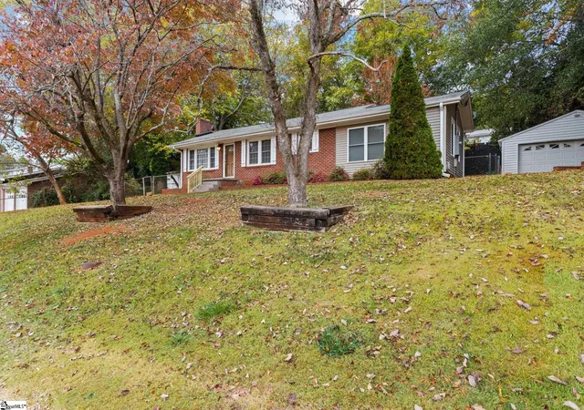 Photo 1 of Single family home for sale at 2 Abelia Dr, Greenville, SC 29617 | MLS# 1602634 | Listing updated on 2026-09-02