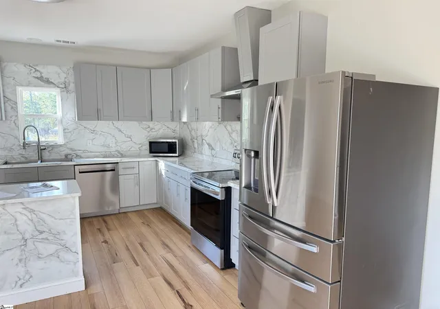 Photo 2 of Single family home for sale at 134 Carlton St, Greenwood, SC 29649 | MLS# 1606419 | Listing updated on 2026-10-12