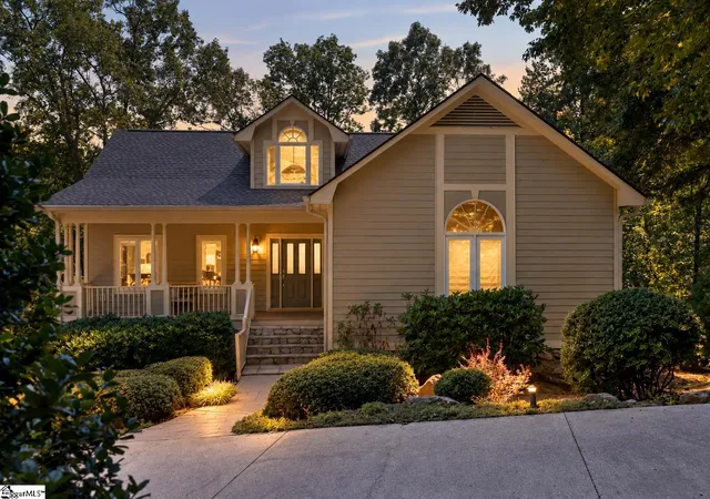 Photo 3 of Single family home for sale at 15 Grosbeak Wy, Landrum, SC 29356 | MLS# 1585035 | Listing updated on 2026-09-18
