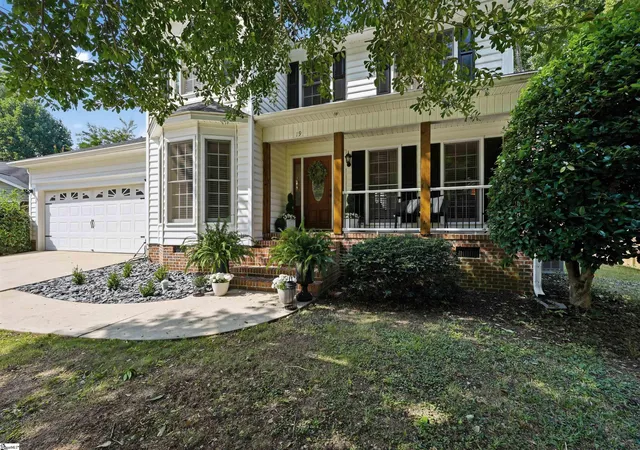 Photo 3 of Single family home for sale at 19 Chantilly Rue Ct, Simpsonville, SC 29681 | MLS# 1602331 | Listing updated on 2026-09-17