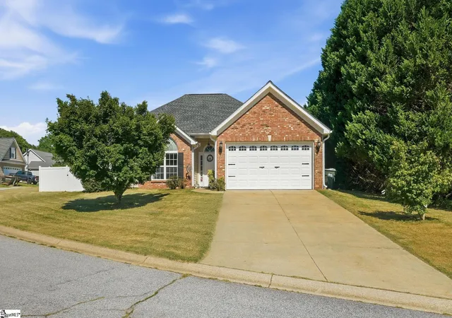 Photo 2 of Single family home for sale at 145 Lauren Wood Cir, Taylors, SC 29687 | MLS# 1603708 | Listing updated on 2026-09-13
