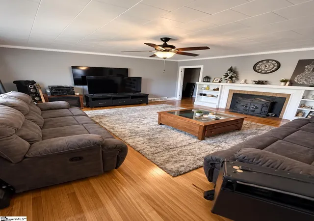 Photo 2 of Single family home for sale at 17924 Highway 25, Ware Shoals, SC 29692 | MLS# 1603713 | Listing updated on 2026-09-15