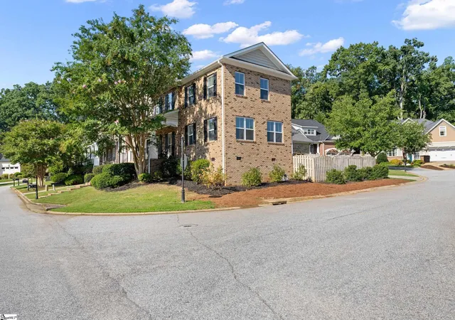 Photo 3 of Single family home for sale at 100 Cutler Wy, Greenville, SC 29615 | MLS# 1602387 | Listing updated on 2026-09-08