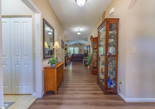 Photo 2 of Single family home for sale at 22 Summerdale Dr, Taylors, SC 29687 | MLS# 1603585 | Listing updated on 2026-09-11
