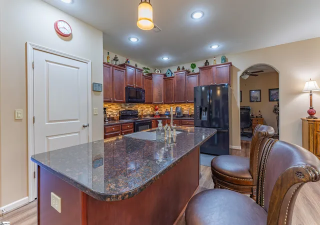 Photo 2 of Single family home for sale at 22 Summerdale Dr, Taylors, SC 29687 | MLS# 1603585 | Listing updated on 2026-09-11