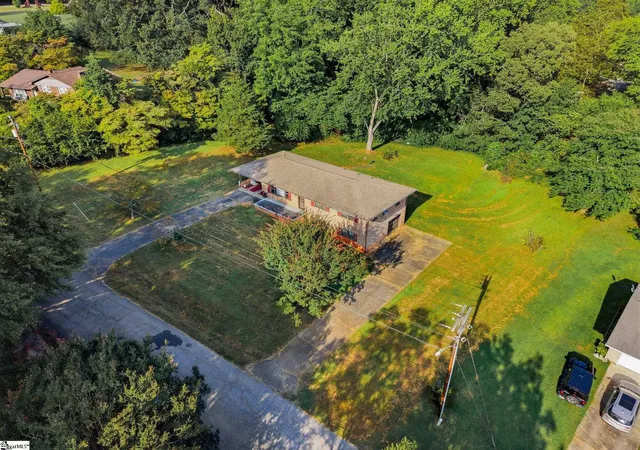 Photo 3 of Single family home for sale at 108 Apple Dr, Liberty, SC 29657 | MLS# 1604506 | Listing updated on 2026-09-23